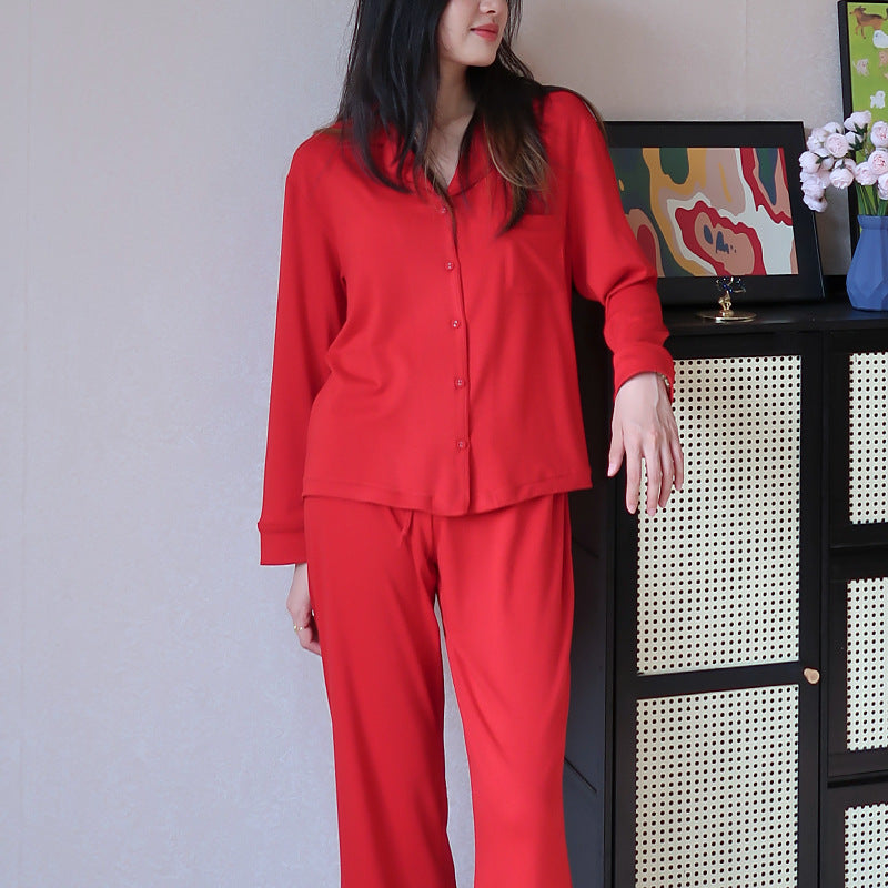 Pyjama long en modal rouge brique — chemise boutonnée et pantalon