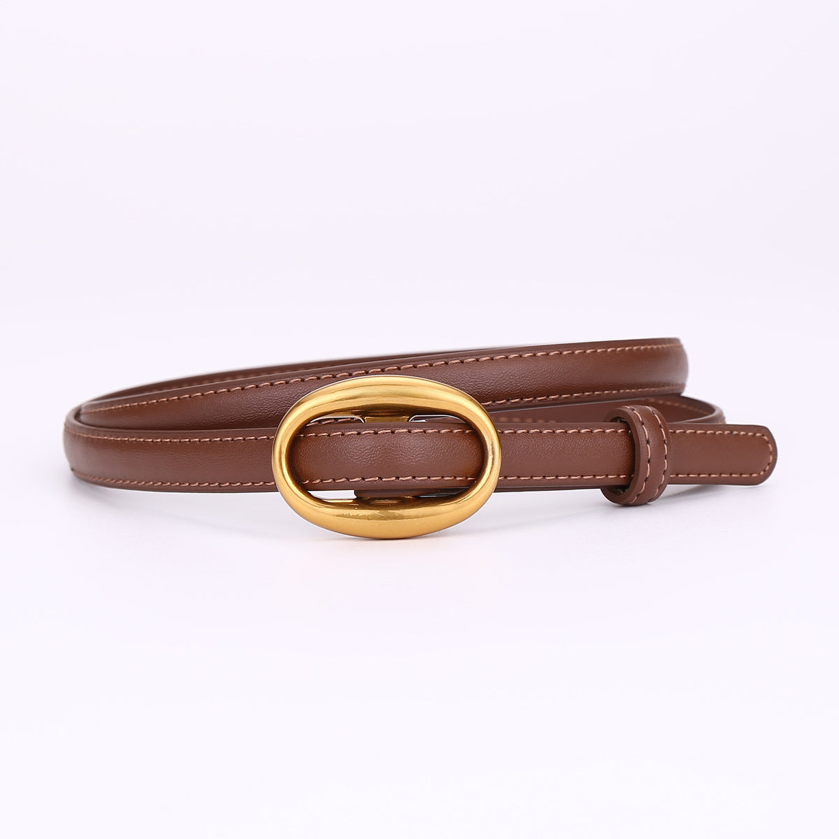 Ceinture fine en cuir lisse — taille marquée