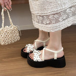 Sandales à plateforme, bride à nœud et motif à pois
