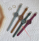 Montre femme rétro à bracelet cuir et cadran teinté — coloris