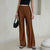 Pantalon en satin taille haute — jambe droite, effet soyeux
