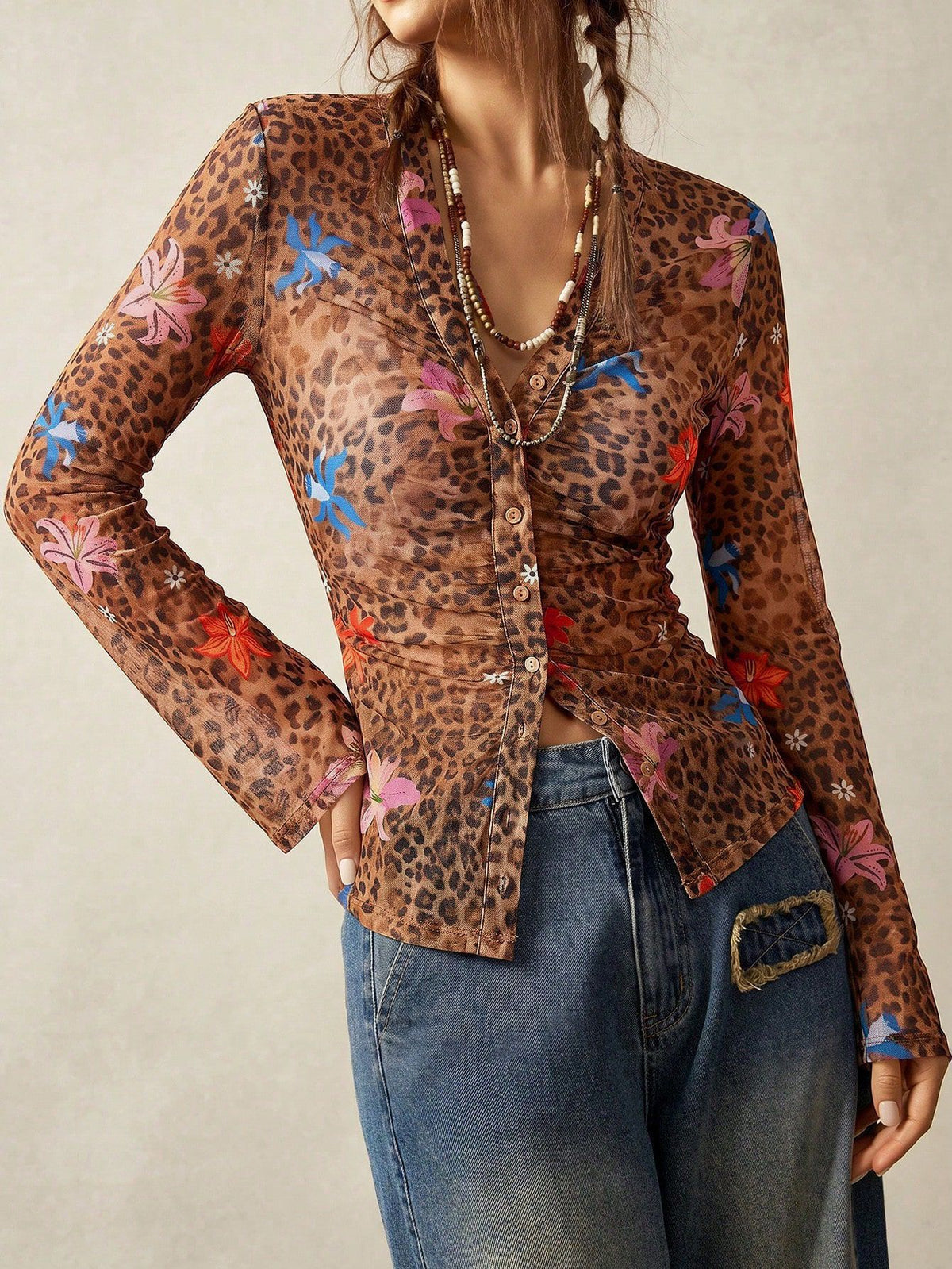 Chemise en tulle imprimé léopard et fleurs, manches évasées