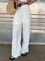 Pantalon large en broderie anglaise ajourée