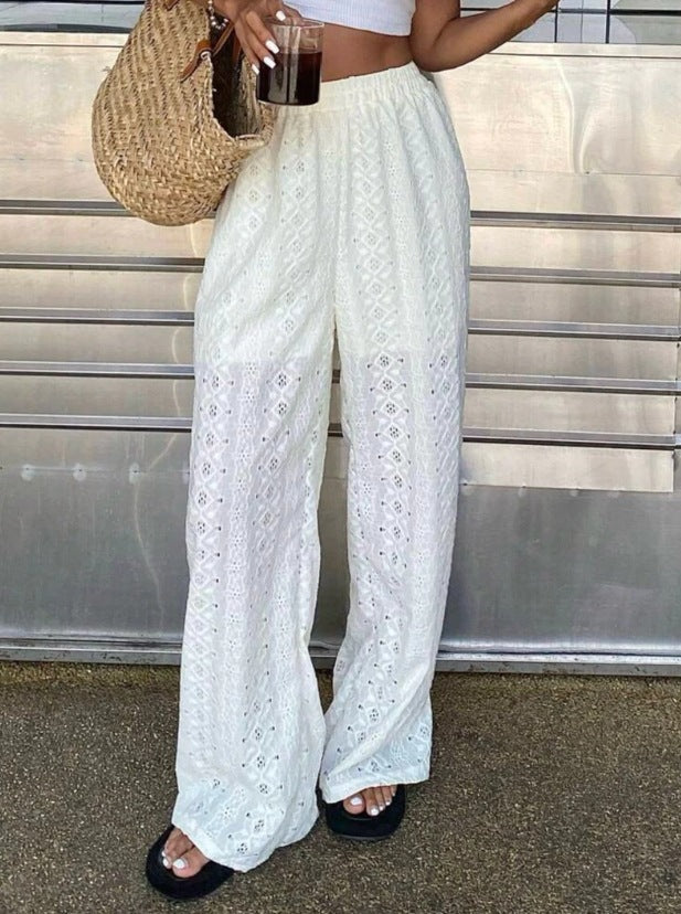 Pantalon large en broderie anglaise ajourée