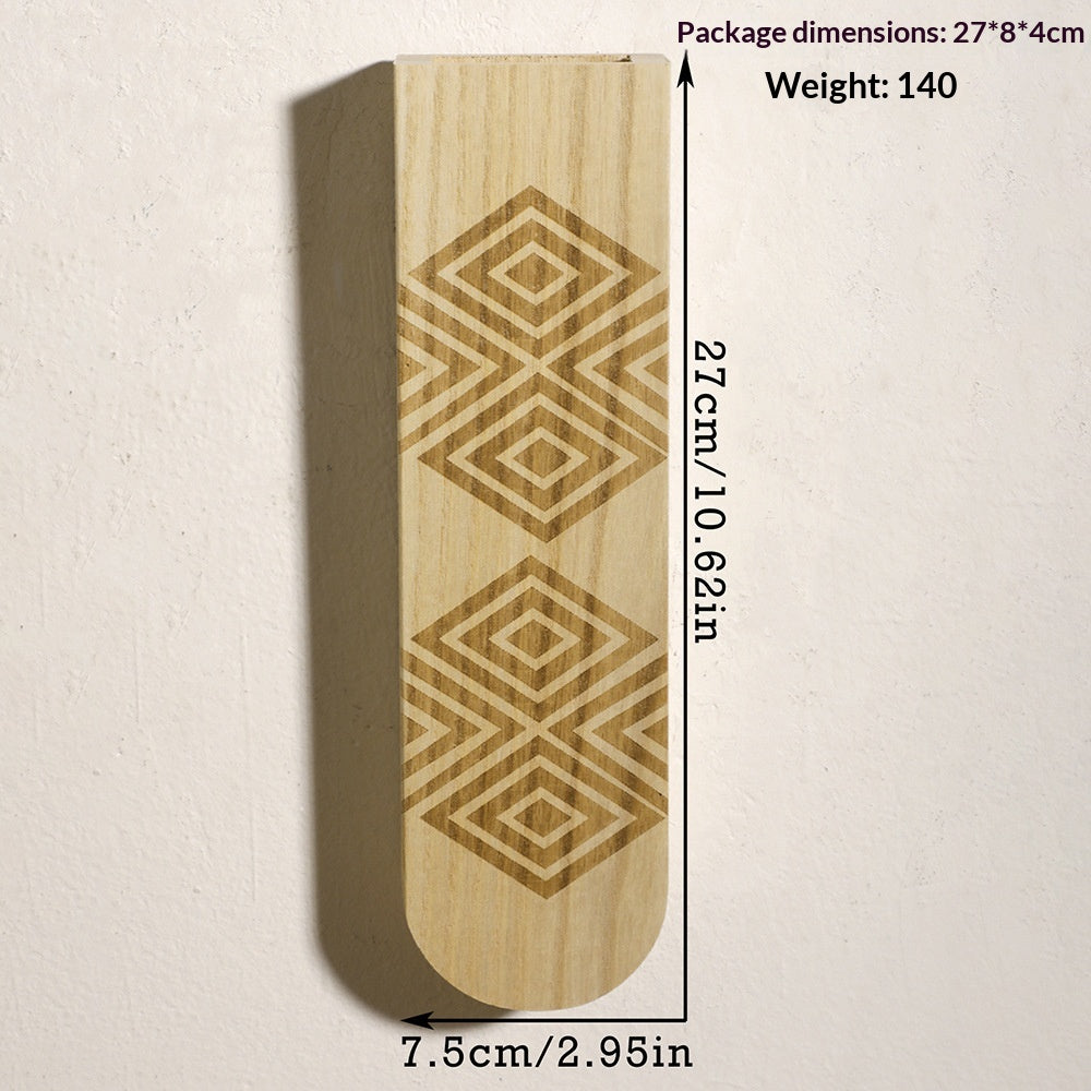Vase mural en bois gravé, pour fleurs séchées