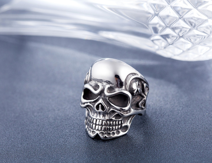 Bague homme motif tarot — acier titane moulé, plusieurs tailles