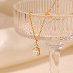 Collier doré à pendentif zircon ovale — chaîne fine en acier inoxydable