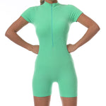 Combishort de sport côtelé à col zippé — manches courtes
