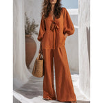 Ensemble blouse nouée et pantalon à jambe large