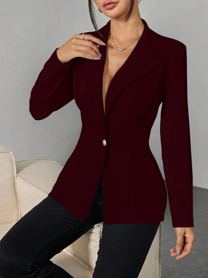 Blazer cintré à taille marquée, bouton bijou