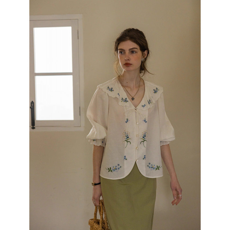 Blouse à col festonné brodé, manches ballon