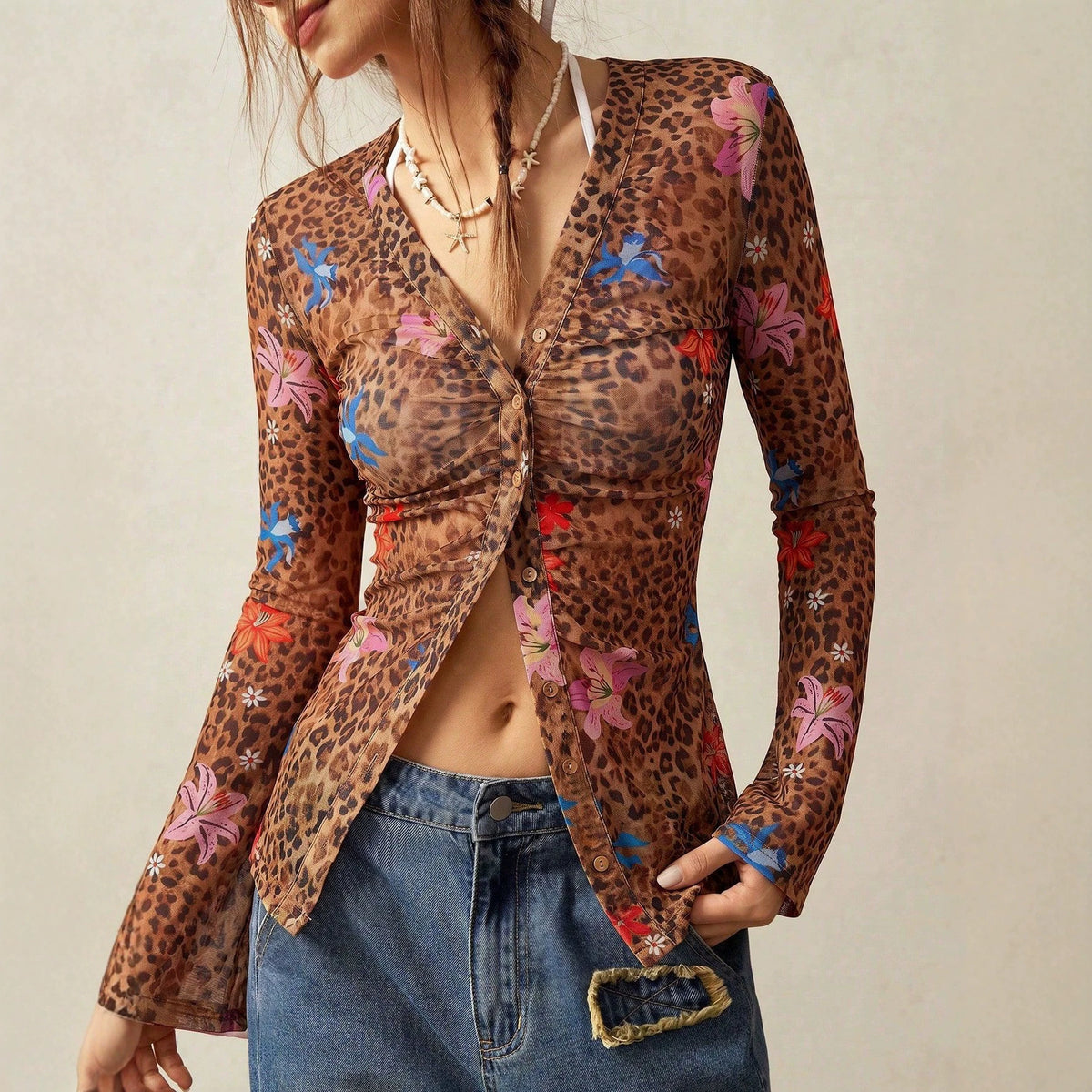 Chemise en tulle imprimé léopard et fleurs, manches évasées