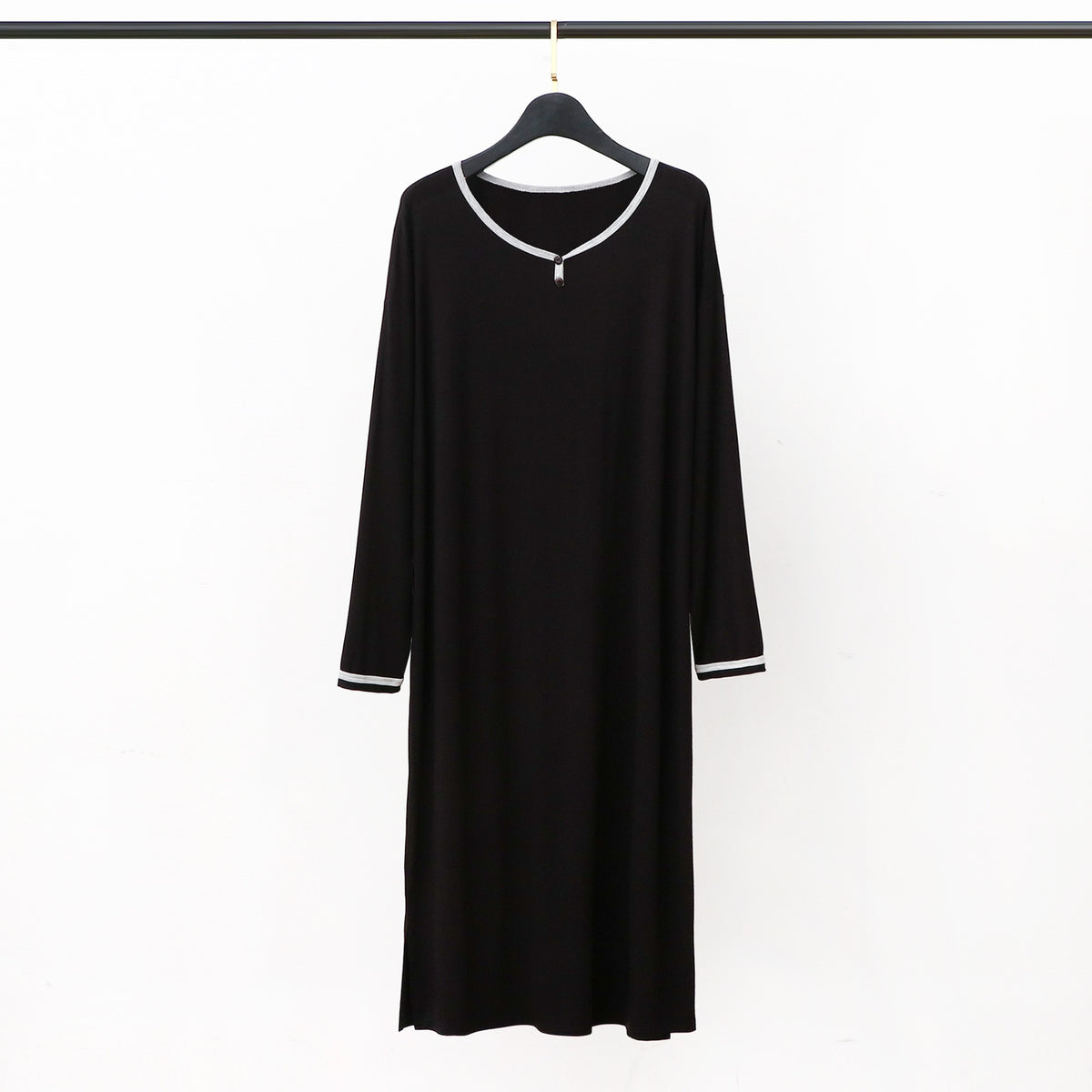 Peignoir long sous le genou — tombé souple — coloris