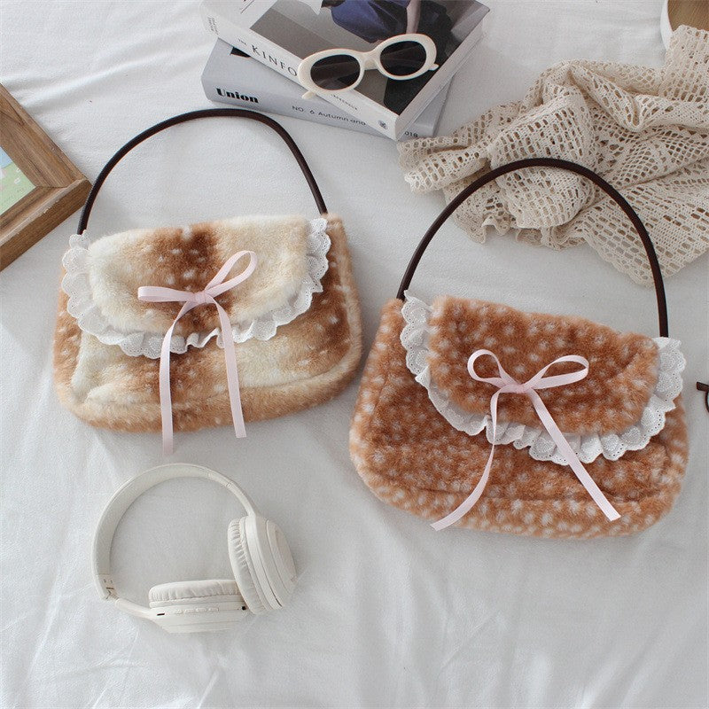 Sac à main en peluche motif faon — rabat en dentelle et nœud