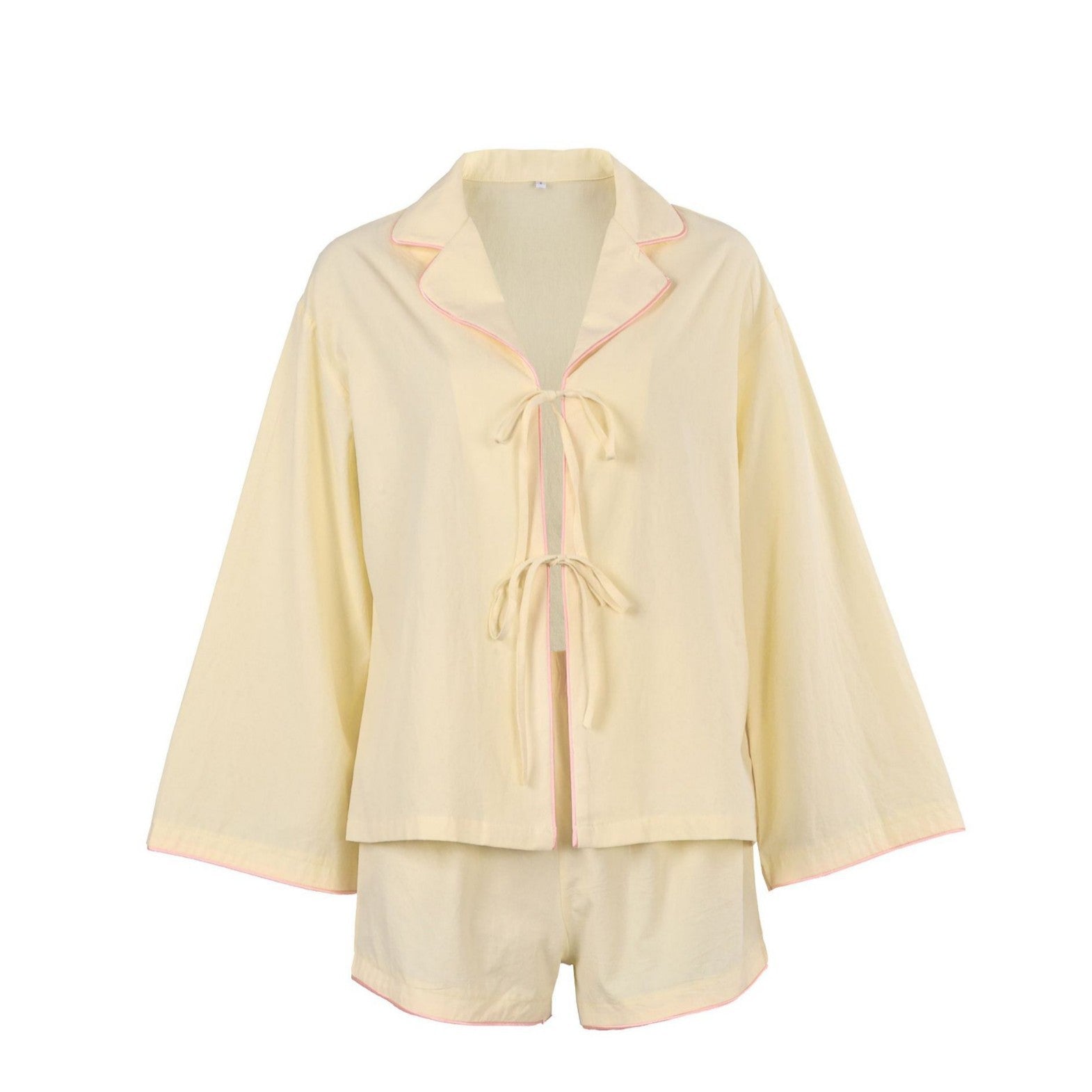 Pyjama écru à passepoil rose, veste nouée et short