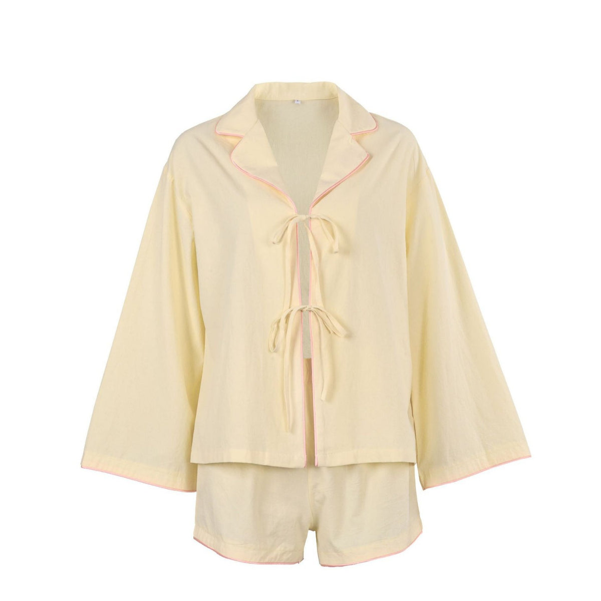 Pyjama écru à passepoil rose, veste nouée et short