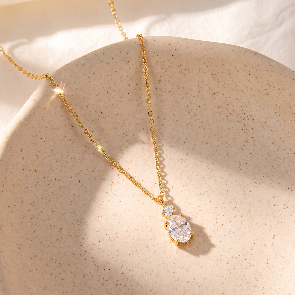 Collier doré à pendentif zircon ovale — chaîne fine en acier inoxydable
