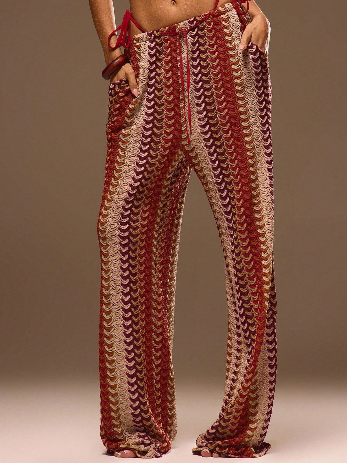 Pantalon de plage en maille crochet ajourée — motif vagues
