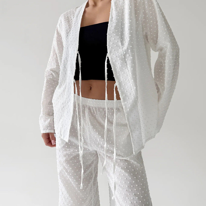 Ensemble d'intérieur en plumetis, veste ouverte et pantalon