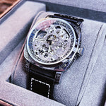 Montre automatique homme à boîtier coussin gravé et cadran s — coloris