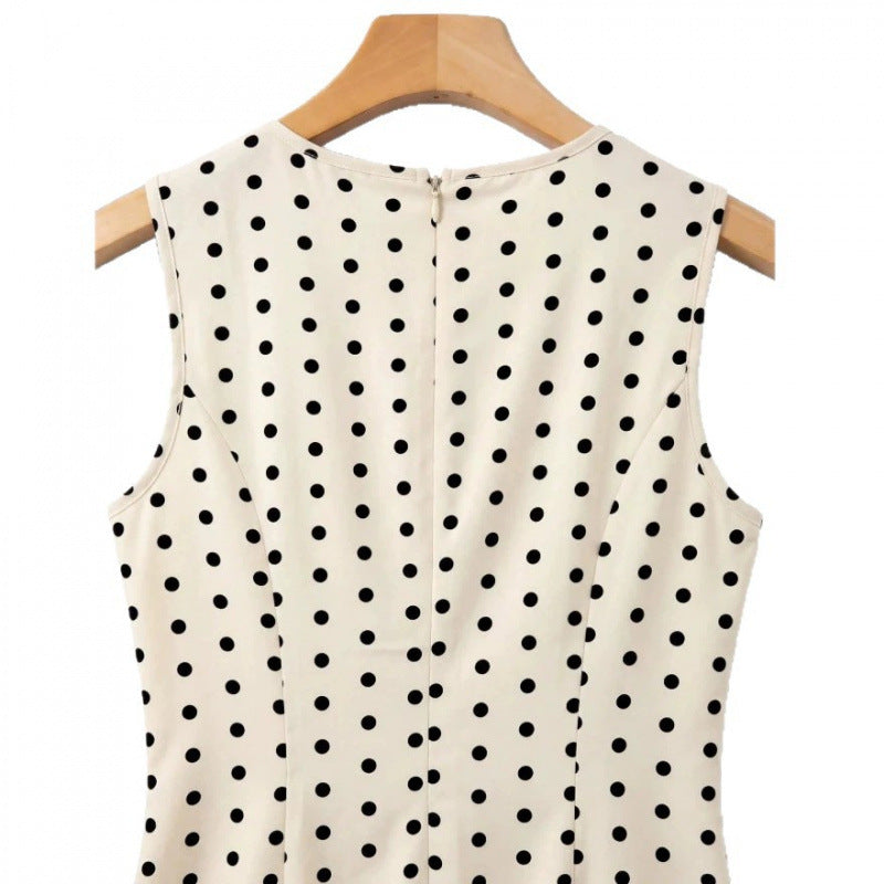 Robe courte à pois et nœuds, coupe trapèze