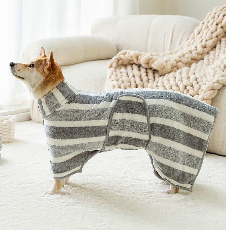 Peignoir de bain pour chien en polaire corail — capuche et ceinture