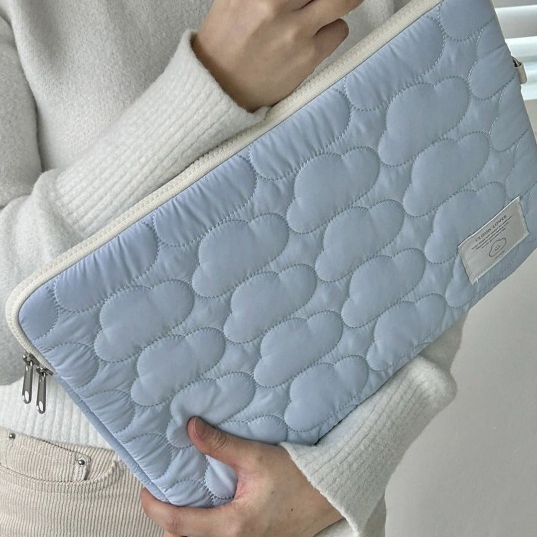 Housse matelassée pour tablette — broderie nuage