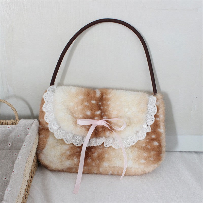 Sac à main en peluche motif faon — rabat en dentelle et nœud