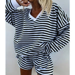 Ensemble d’intérieur rayé — sweat ample col V et short — coloris