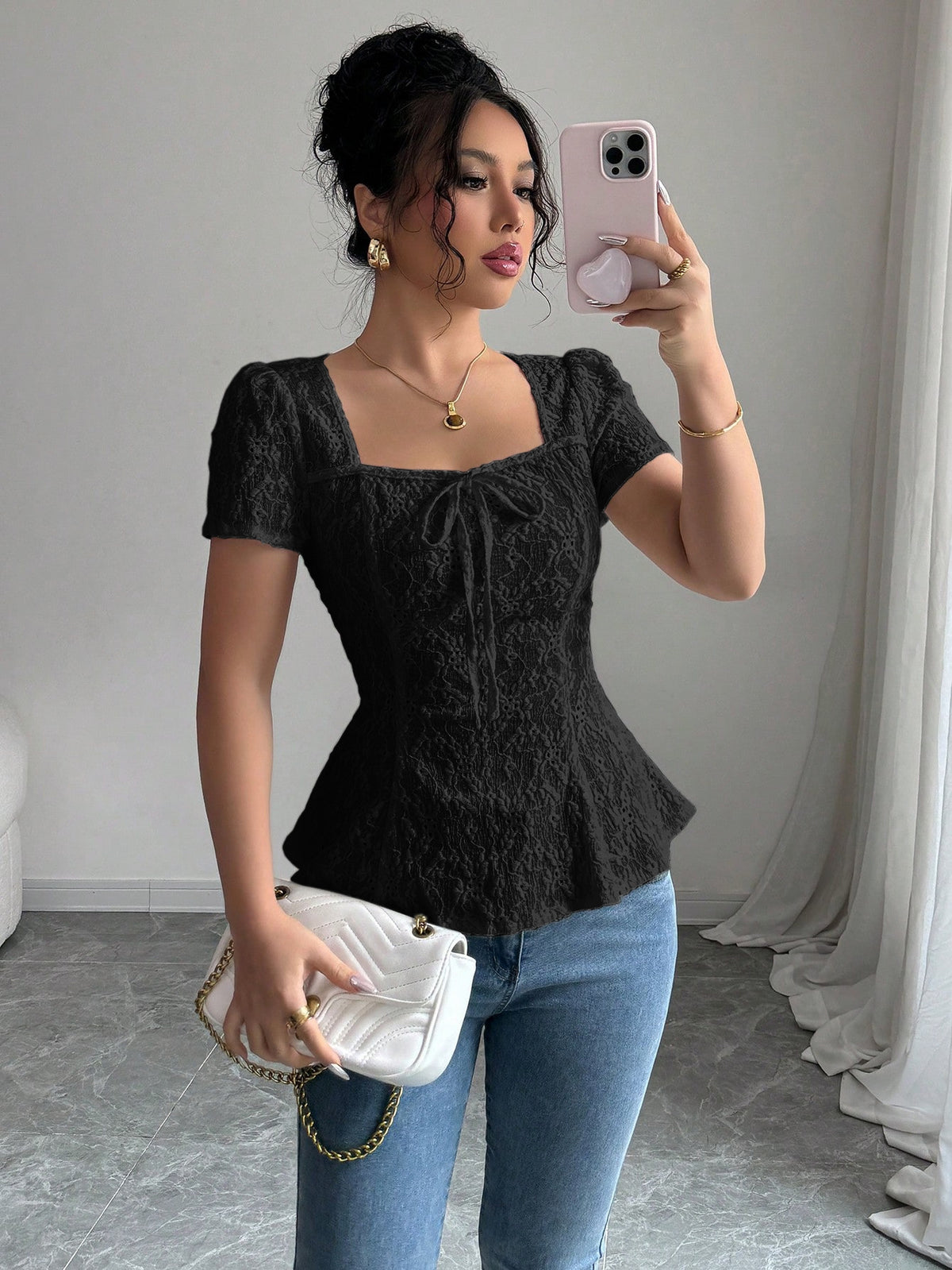 Blouse péplum à col carré et manches bouffantes — tissu texturé