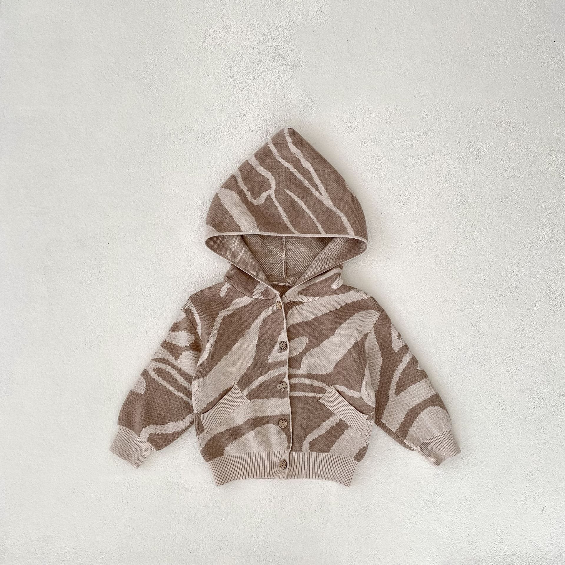 Gilet bébé à capuche en maille jacquard — motif zébré taupe et écru