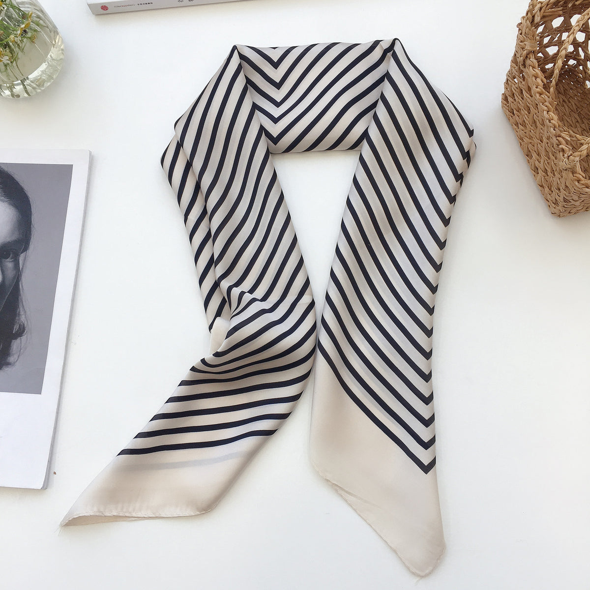Carré 70 × 70 cm imprimé rayé — foulard et bandeau, 4 colori — coloris