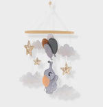 Mobile de lit en feutrine — animaux de la forêt, nuage et lune