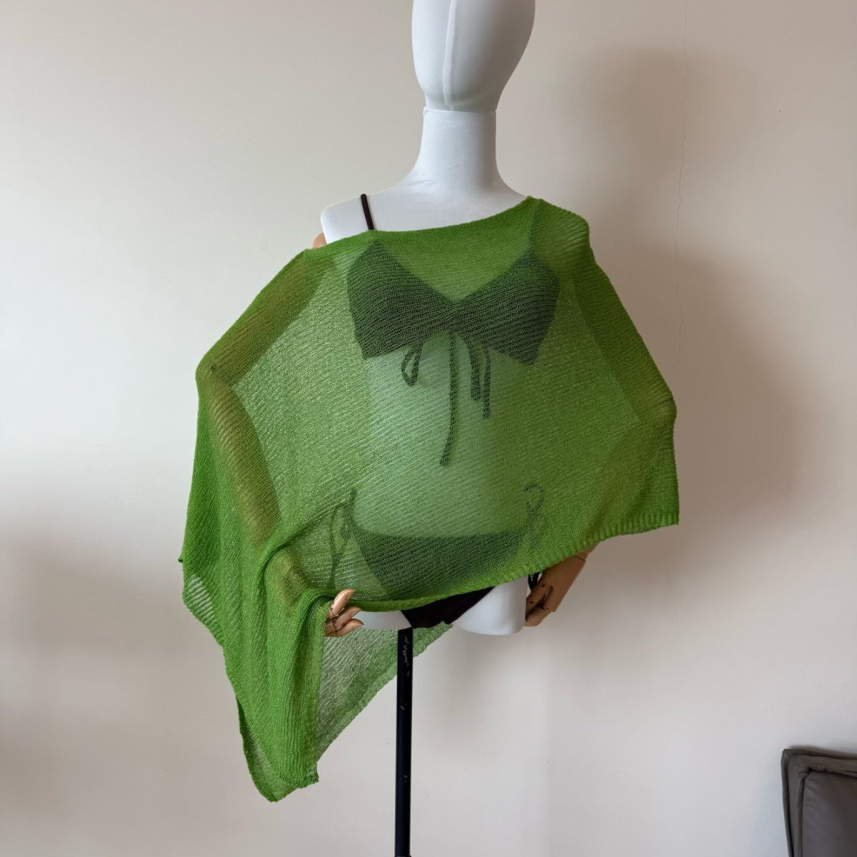 Cape de protection solaire à coupe asymétrique — 12 coloris, — coloris