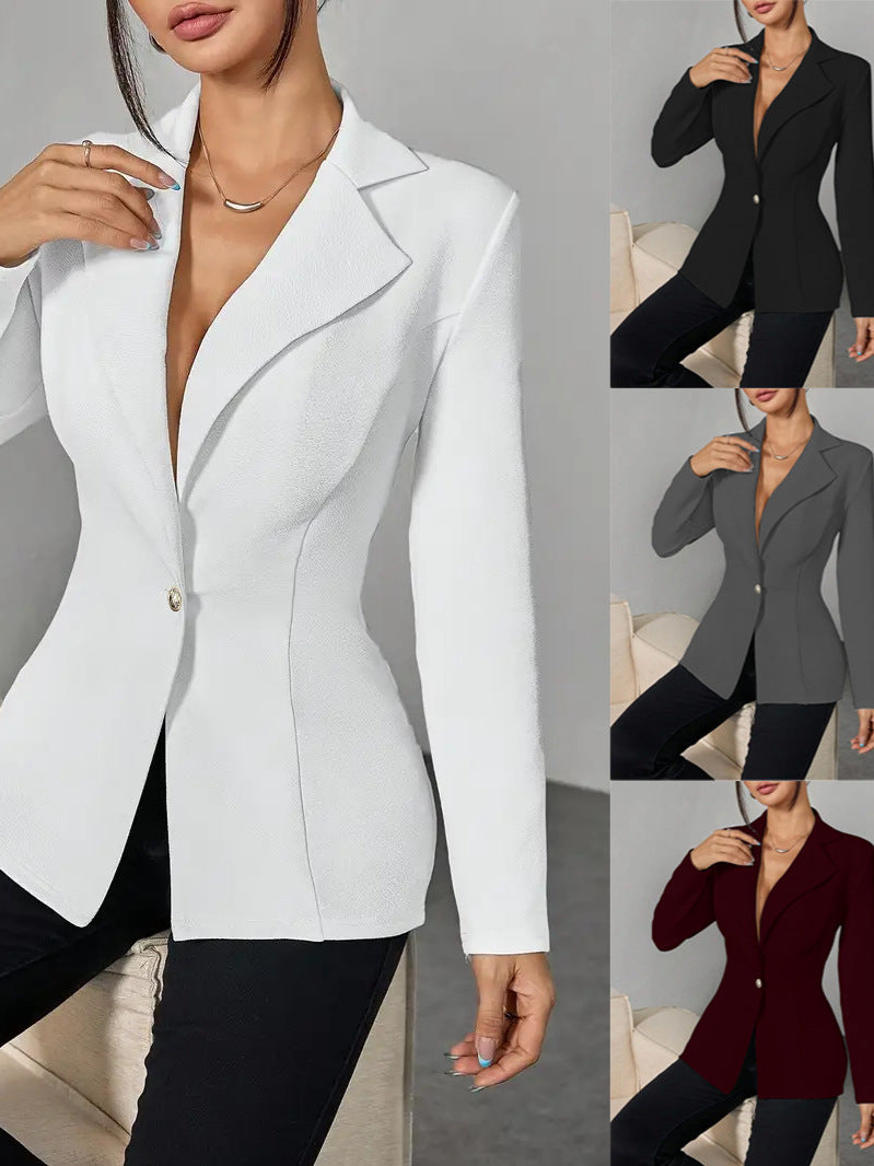Blazer cintré à taille marquée, bouton bijou