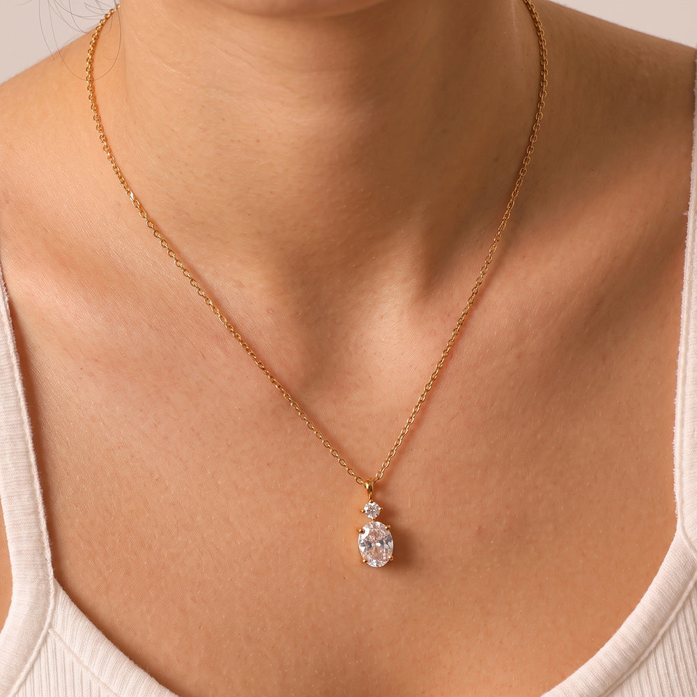 Collier doré à pendentif zircon ovale — chaîne fine en acier inoxydable