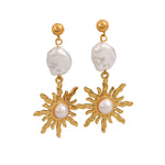 Boucles pendantes soleil martelé — perle nacrée ou ambre