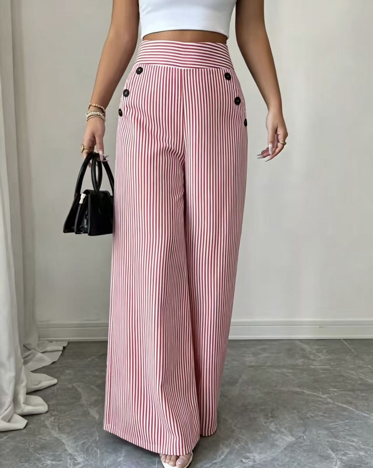 Pantalon large rayé, taille haute à boutons dorés — coloris
