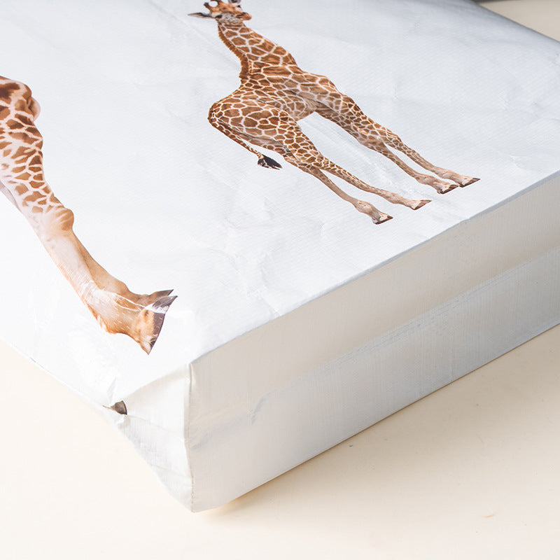 Cabas tressé imperméable à motif girafe