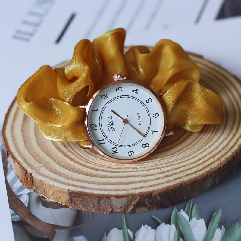 Montre femme à chiffres apparents et bracelet en voile — coloris