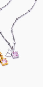 Collier chaîne à perles avec pierre de naissance — 12 mois, doré ou argenté — Argenté