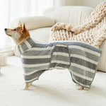 Peignoir de bain pour chien en polaire corail — capuche et ceinture