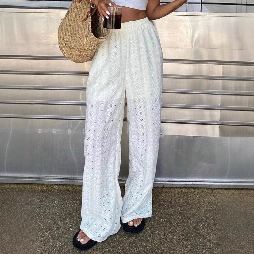 Pantalon large en broderie anglaise ajourée