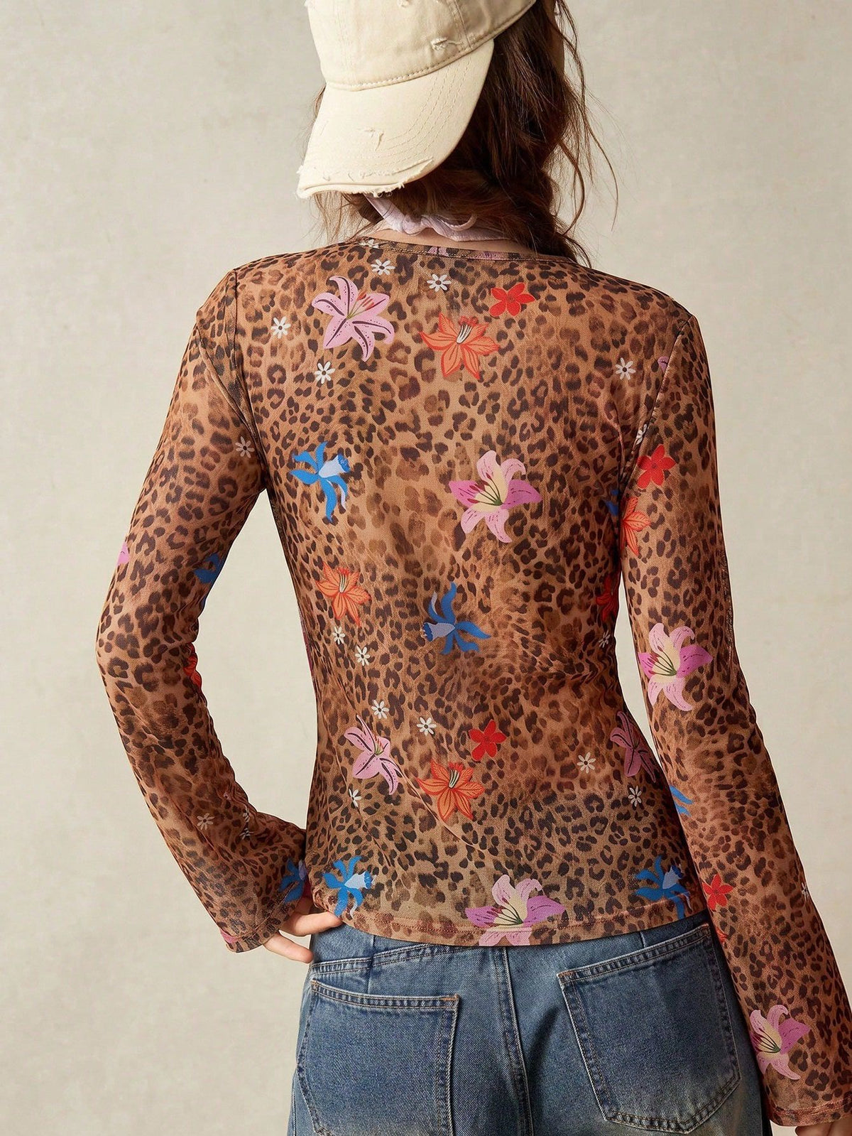 Chemise en tulle imprimé léopard et fleurs, manches évasées