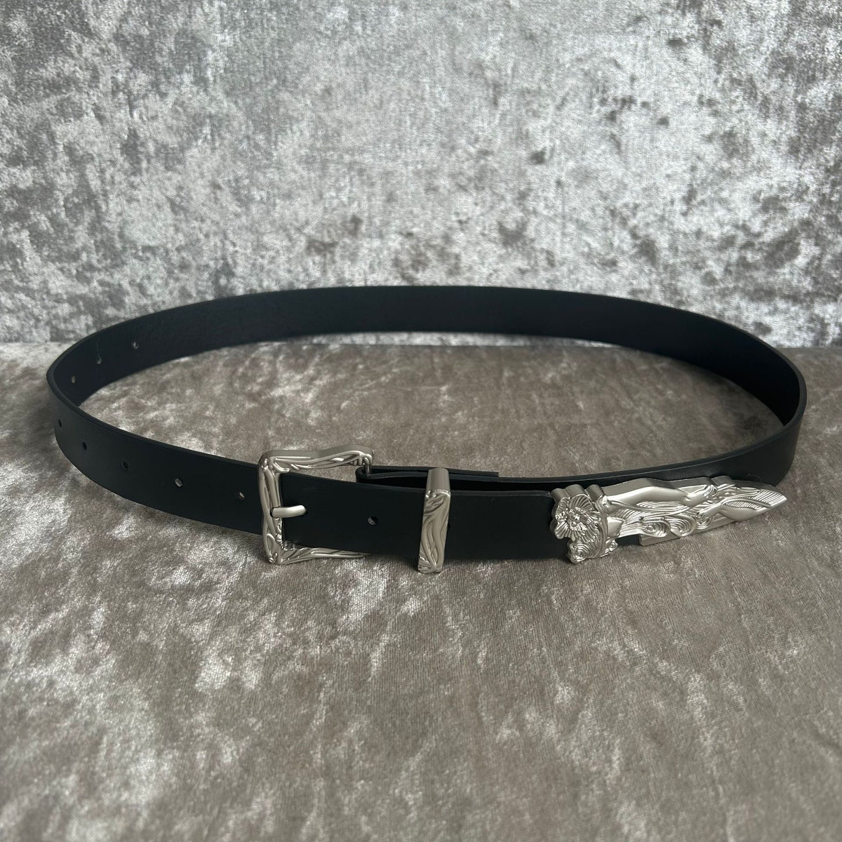 Ceinture mixte à boucle et embout ciselés, ligne western