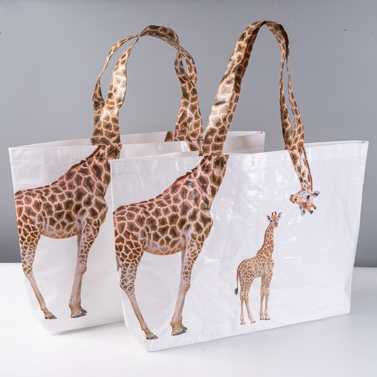Cabas tressé imperméable à motif girafe