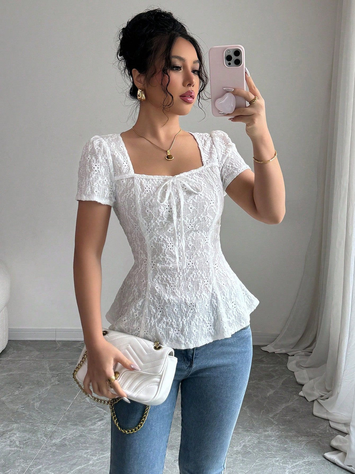 Blouse péplum à col carré et manches bouffantes — tissu texturé