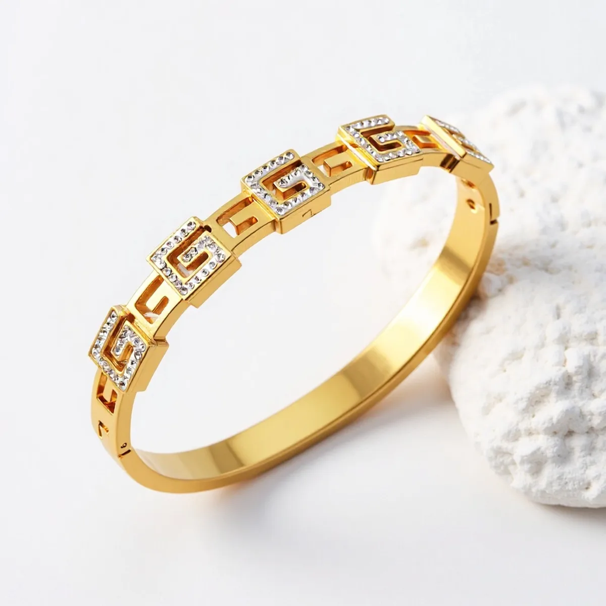 Bracelet à boucle serti de zircons — acier inoxydable, 2 finitions