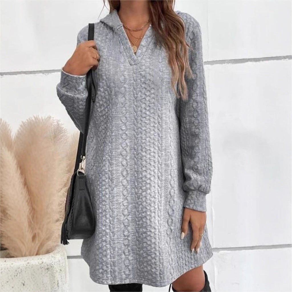 Robe-sweat à capuche en maille torsadée — col V et poches