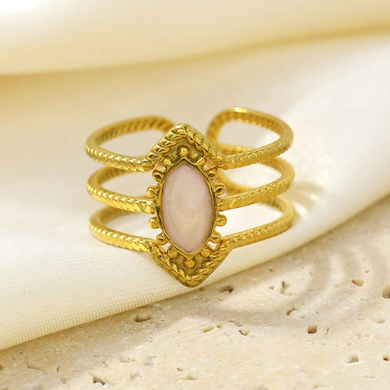 Bague ouverte dorée à cabochon émaillé — style rétro, motif au choix